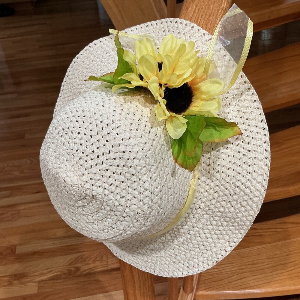 Beige Sun Hat with Yellow Floral Accent DP